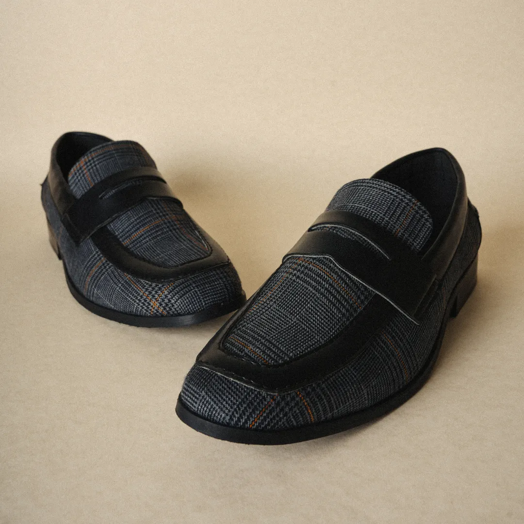 Monkstory Raro Plaid Fabric Slip-Ons - Black