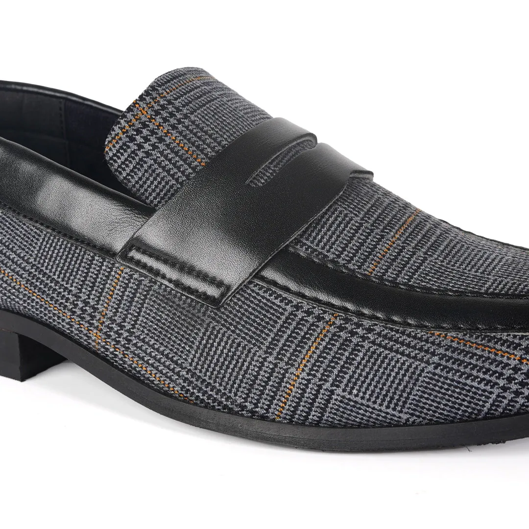 Monkstory Raro Plaid Fabric Slip-Ons - Black